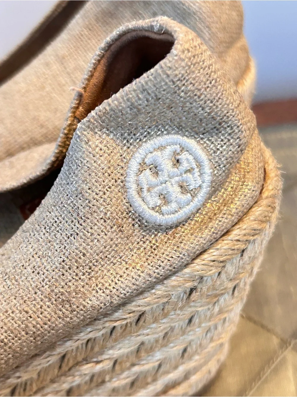 Tory Burch Filipa Gold Shimmer Beige Espadrille Wedge Peep-Toe Size 8
